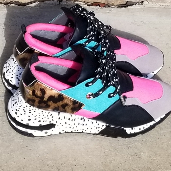 NIB Steve Madden Fashion Sneakers - Picture 5 of 8